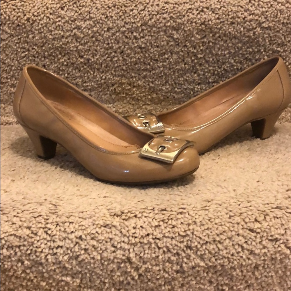 Nude Heels - Picture 3 of 6